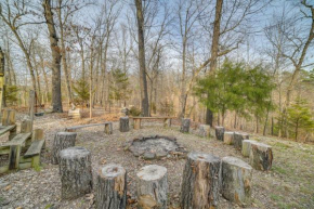 Cozy Rogers Studio Apt with Lake Access and Fire Pit!